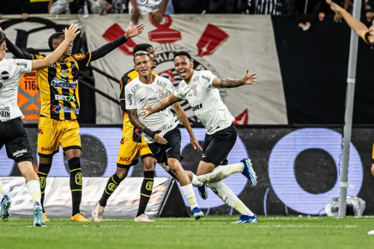 Com hat-trick de Arthur Sousa, Corinthians bate Novorizontino e vai à final da Copinha