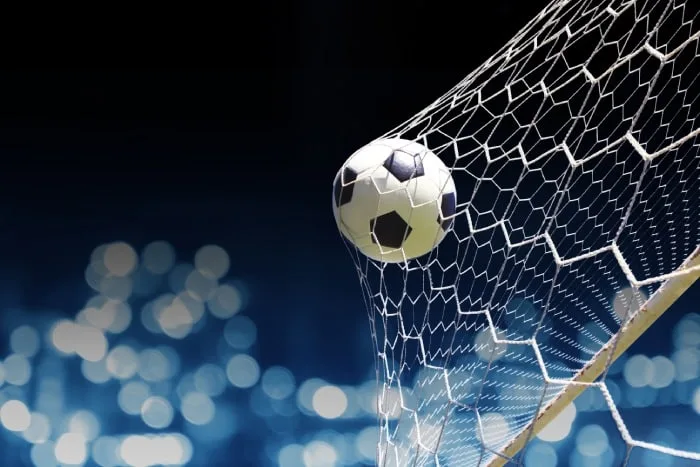 Entenda Como Funcionam as Odds bola de futebol na rede de gol