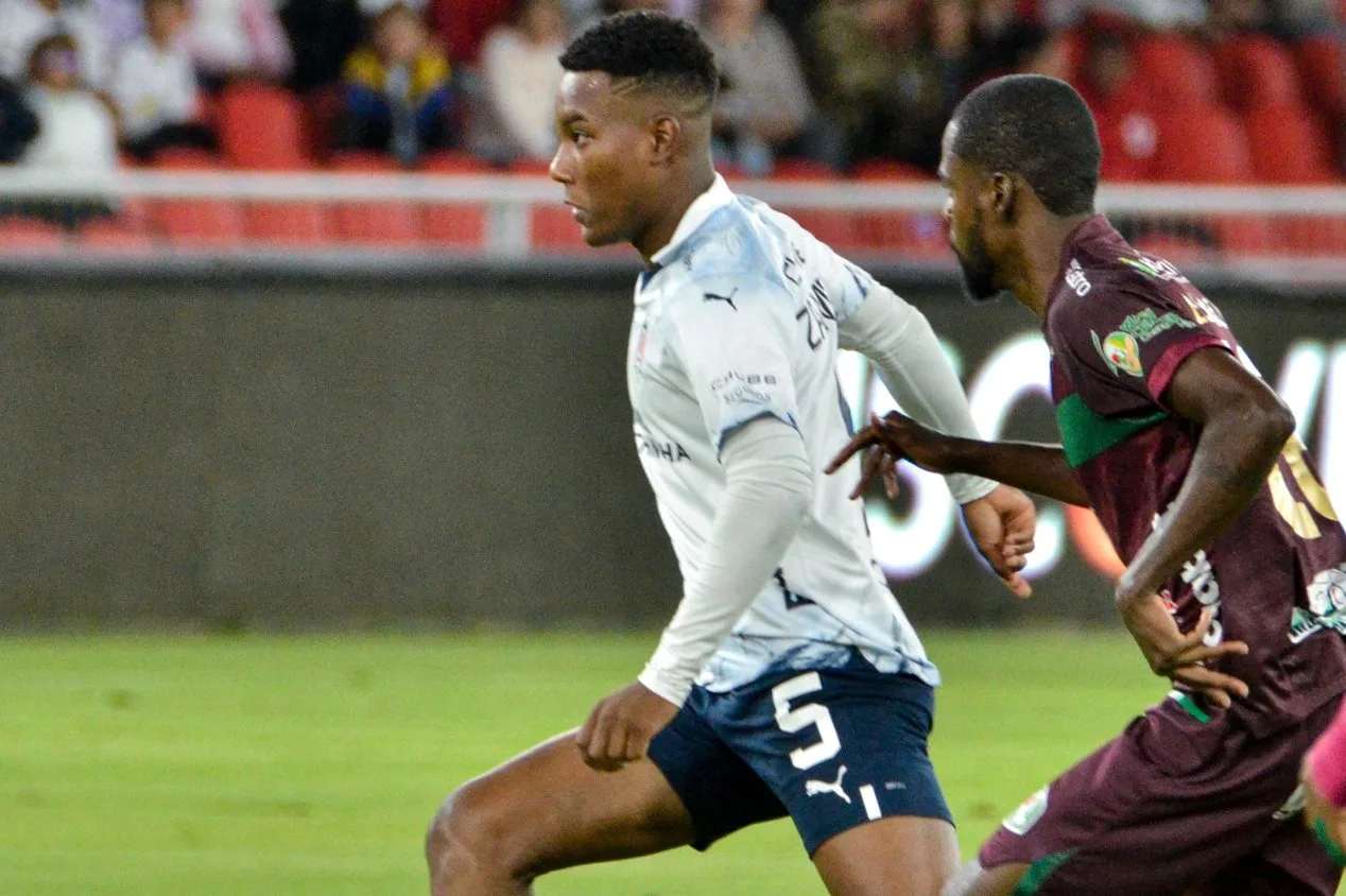 Alvo do Manchester United, promessa da LDU entra na mira de rival da Premier League