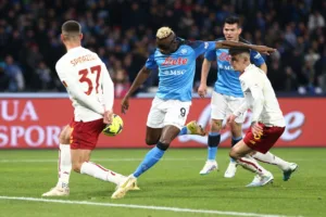 Arsenal analisa contratação de Osimhen junto ao Napoli