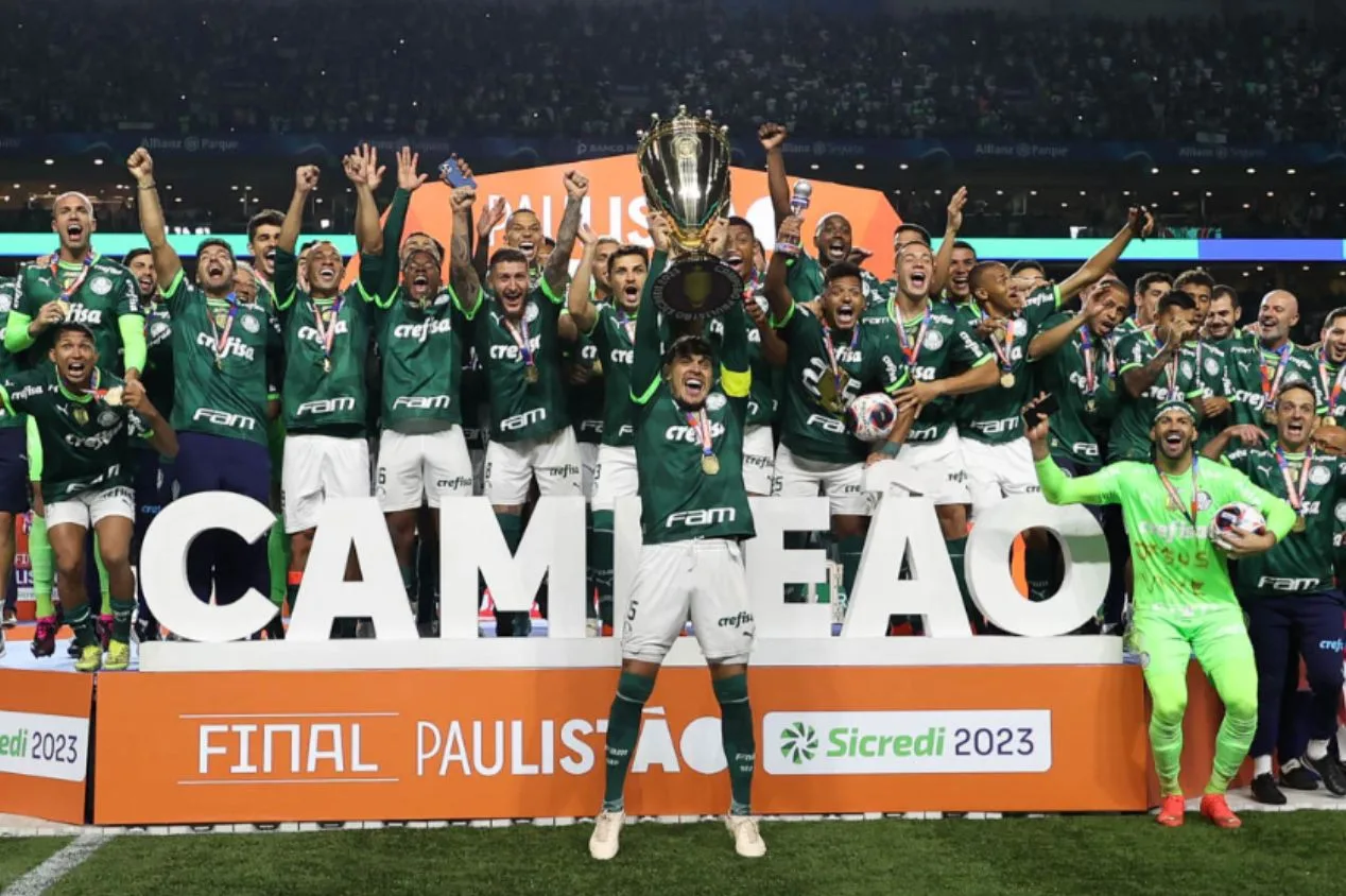 Neto vê três clubes capazes de bater de frente com o Palmeiras no Paulistão
