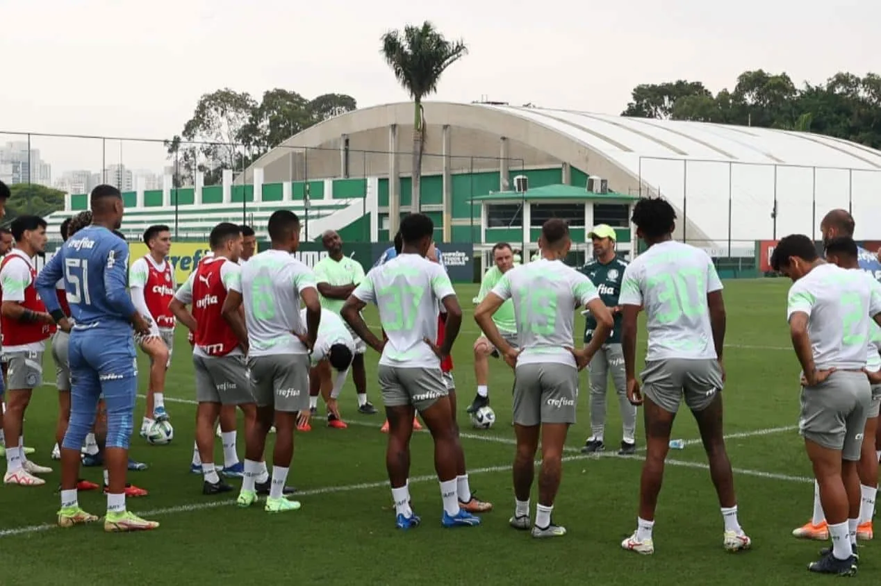 Palmeiras tem sete jogadores que podem assinar pré-contrato no meio do ano; veja nomes