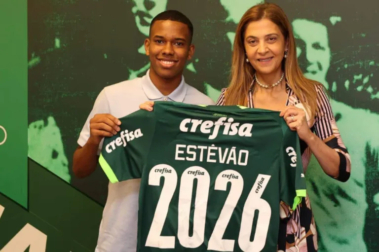 Barcelona planeja manobra e possui “trunfo” para tirar Estevão do Palmeiras
