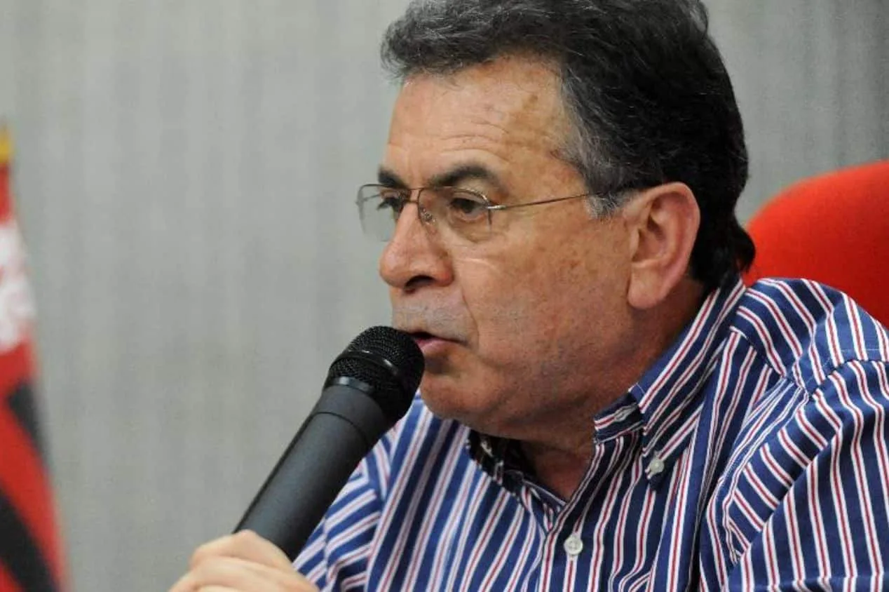 Benja elogia ex-dirigente do Flamengo e “indica” nome para o Corinthians