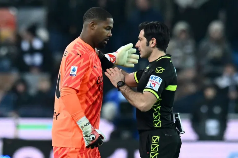 Presidente da Fifa sugere derrota automática para times em casos de racismo