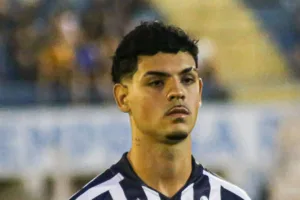 Na mira de clubes do Brasil e da Europa, promessa do Lemense marca seu 1º gol como profissional