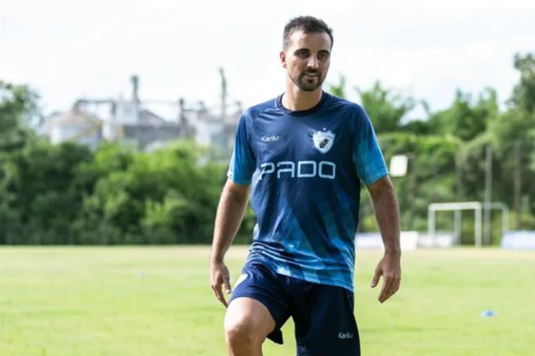 Londrina anuncia meia ex-Santos como principal reforço para a Série C
