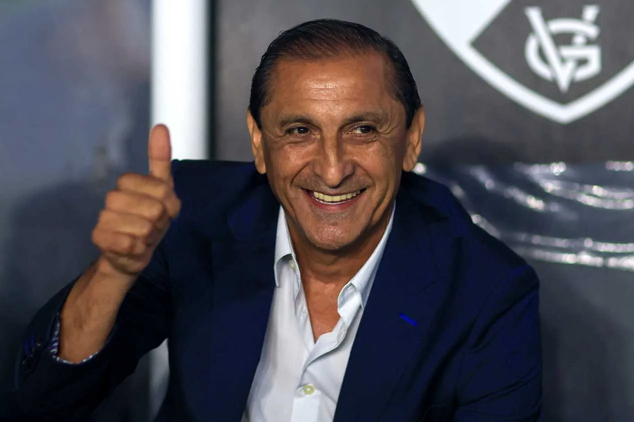 Casagrande aponta grande contratação do Vasco para 2024: “Impõe respeito”