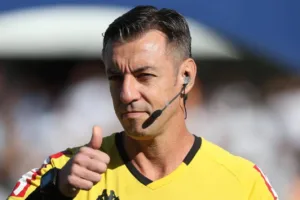 Ana Paula Oliveira cita Raphael Claus e revela salário mensal de árbitro FIFA no Brasil