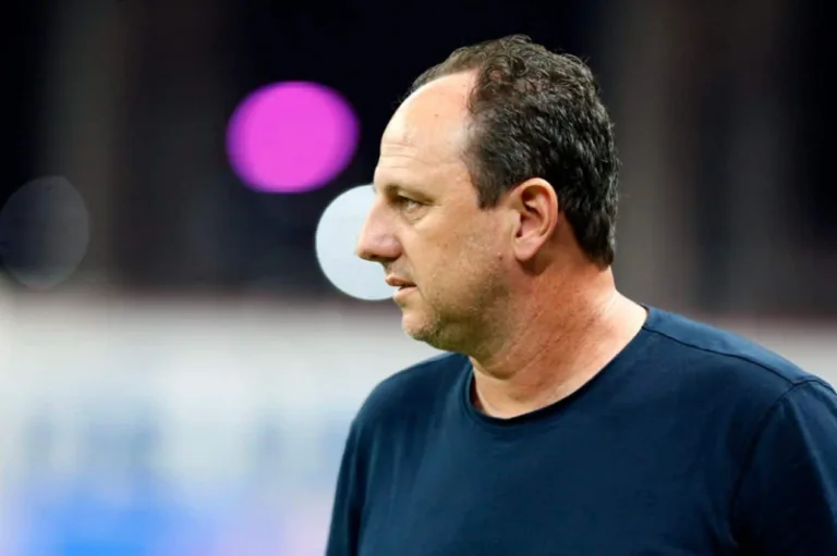 Rogério Ceni vê quatro clubes na “primeira prateleira” do futebol brasileiro