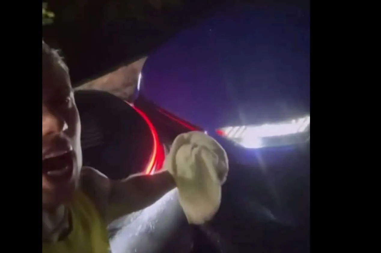 Romário bate em carro de MC Daniel, mas o desfecho é inusitado: “Não tenho Copa do Mundo”