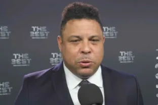 Ronaldo foi um dos convidados de honra do prêmio The Best (Reprodução - CazéTV)