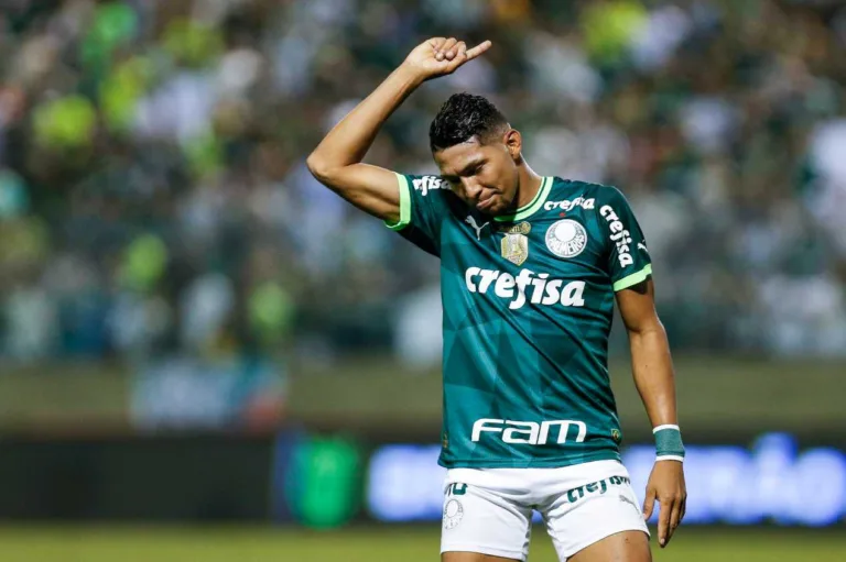 Rony pode ganhar espaço no início da temporada do Palmeiras; saiba o motivo