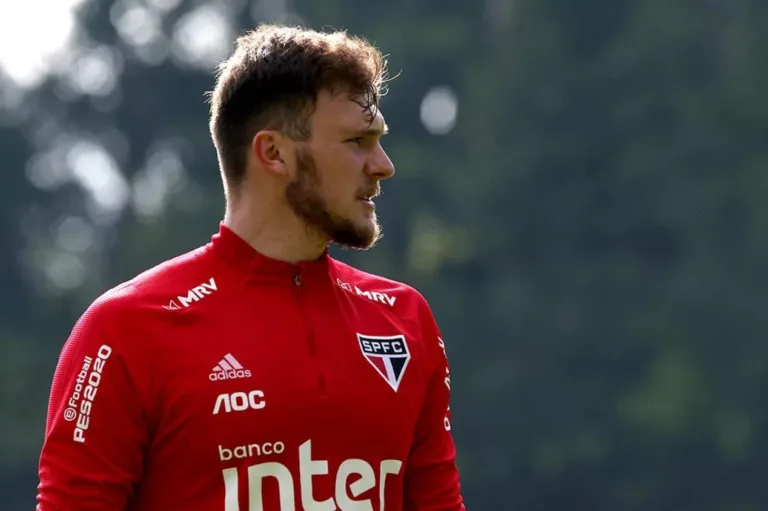 Veja quanto o SPFC receberá pela venda de Perri ao Lyon