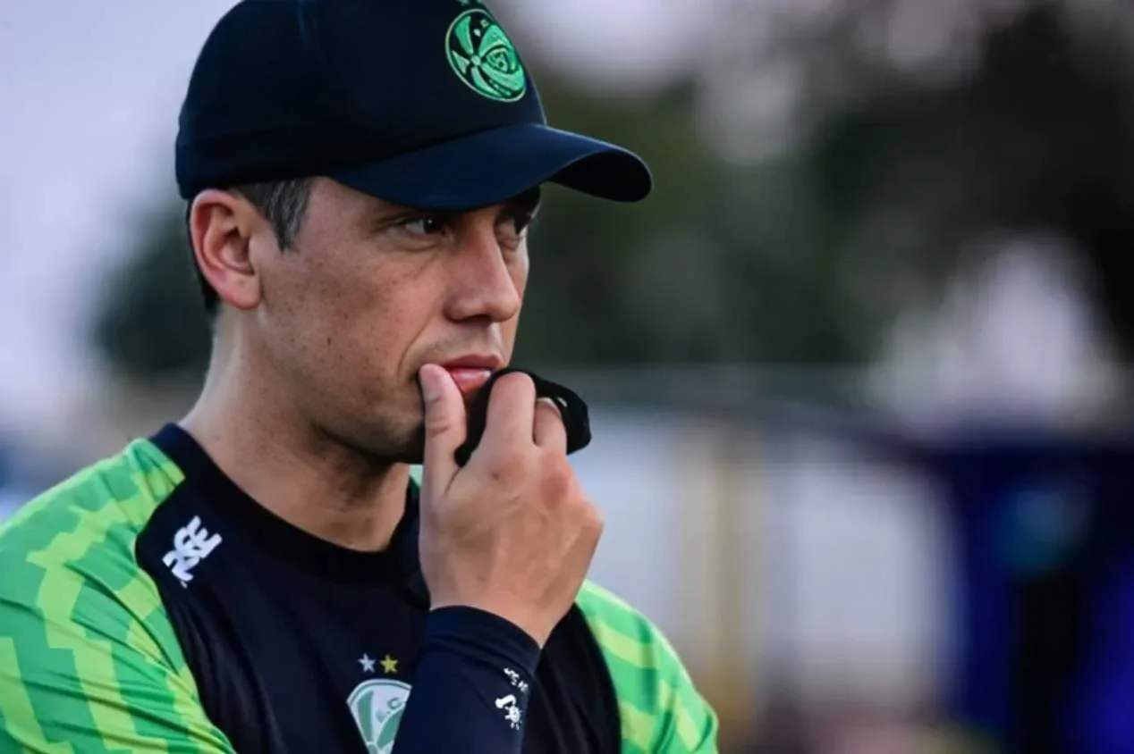 SPFC fecha com Thiago Carpini e PVC revela bastidor: “É informação”