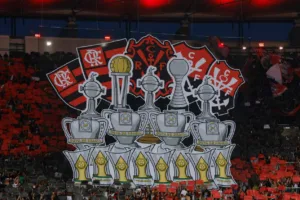 Cicinho ‘esquece’ Flamengo e aponta campeão Carioca 2024