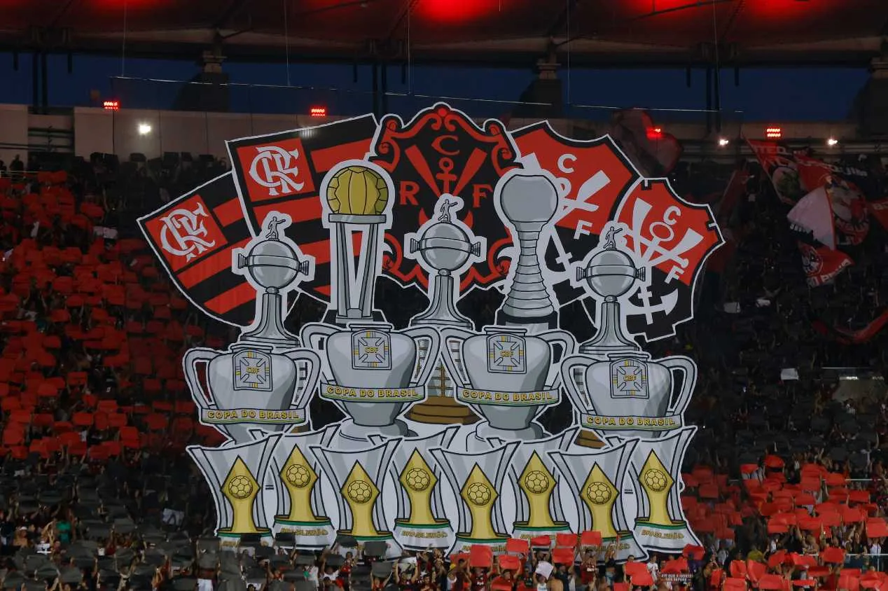 Cicinho ‘esquece’ Flamengo e aponta campeão Carioca 2024