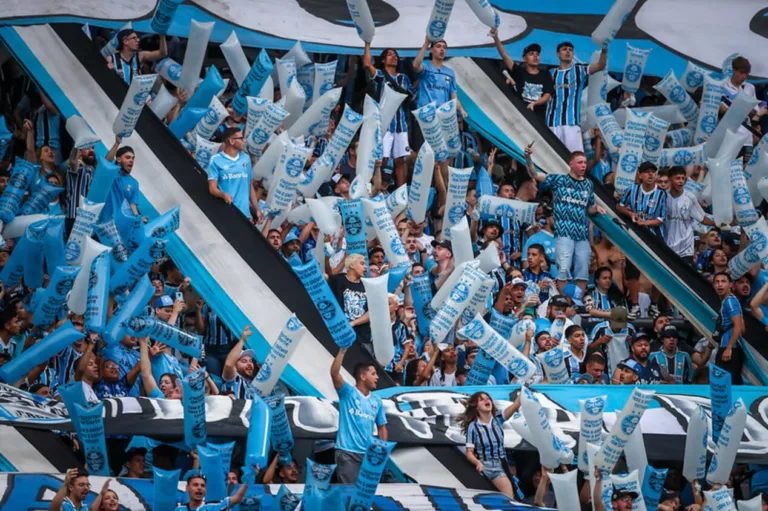 Pesquisa aponta que Grêmio segue com mais torcida que o Internacional e torcida tira onda: “Jamais comparem”