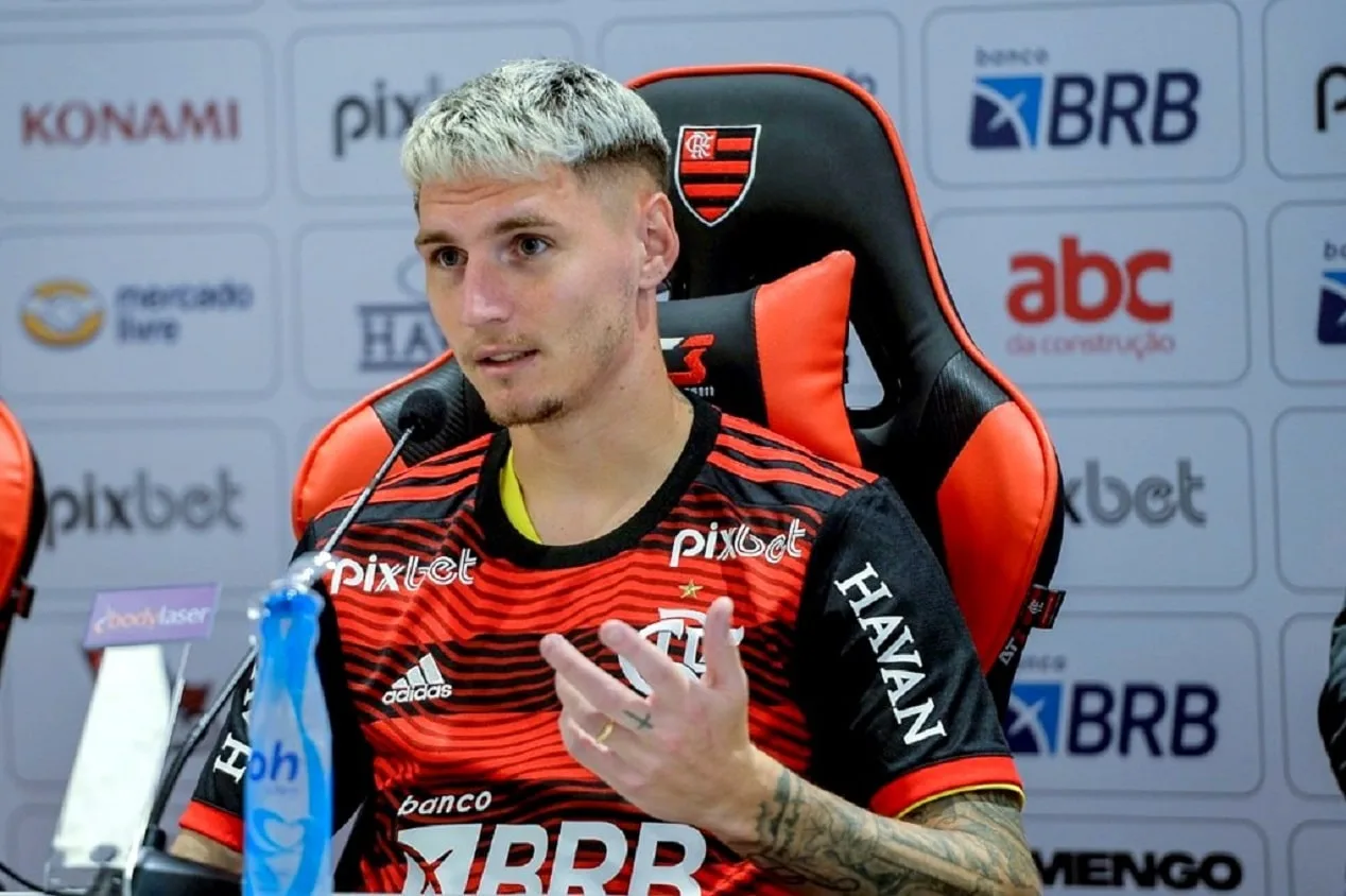 Flamengo lista Varela e agente comenta investida do Independiente