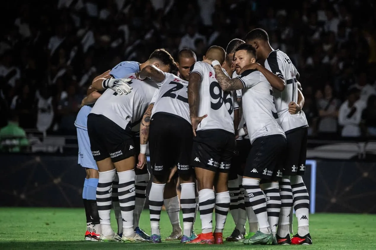 Vasco vem com mudanças contra o Bangu; veja provável time