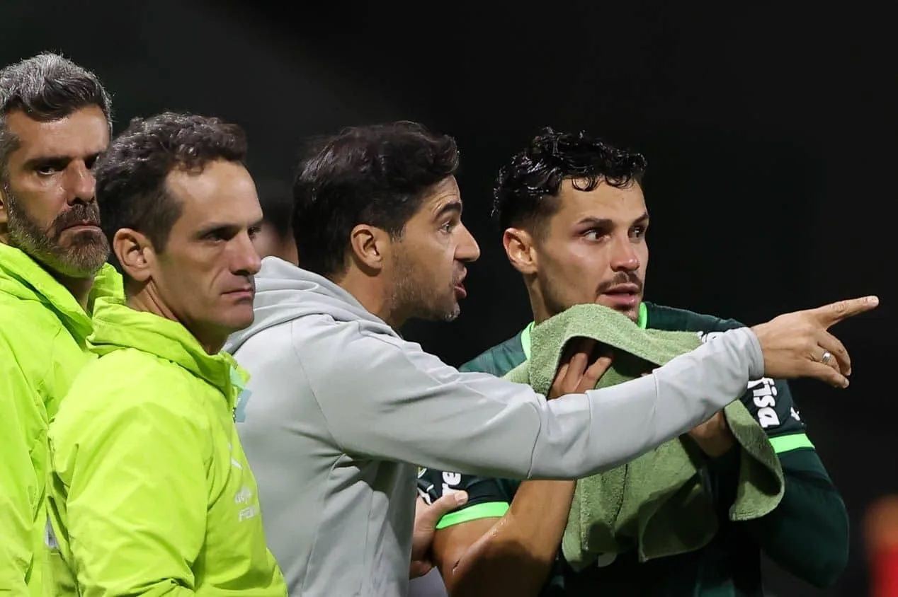 Apesar de vitória, Veiga vê “muito a melhorar” no Palmeiras