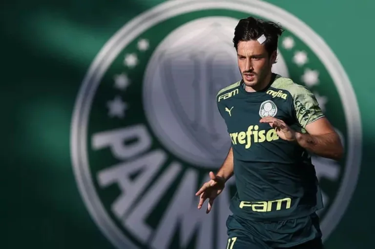 Arnaldo Ribeiro é contestado após fala sobre Viña, alvo do Flamengo; entenda