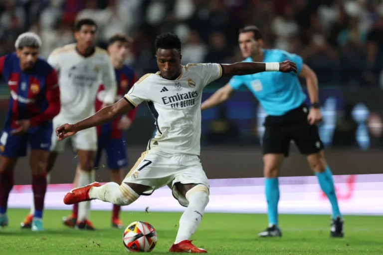 Vinícius Júnior vira peça-chave do Real Madrid em finais; veja números