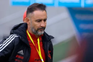 Ex-Flamengo e Corinthians fecha com novo clube para 2024