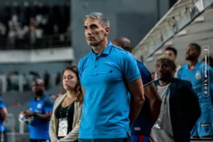 Vojvoda comenta recusa a clubes do Brasileirão e explica por que segue no Fortaleza