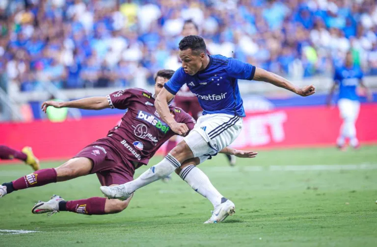 Cruzeiro atropela a Patrocinense pelo Campeonato Mineiro