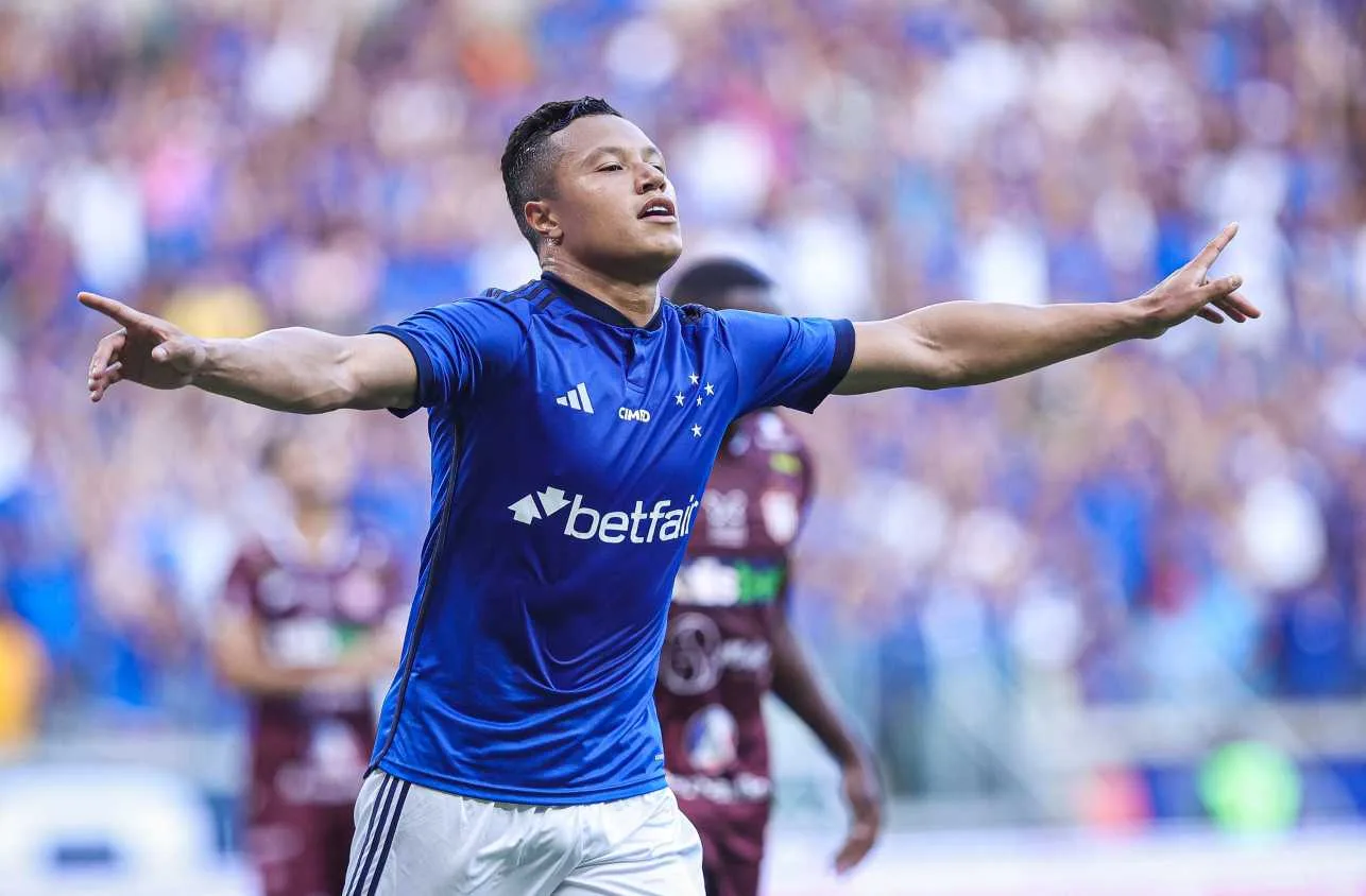 Cruzeiro x Patrocinense: Marlon supera defesa e inaugura o marcador; assista