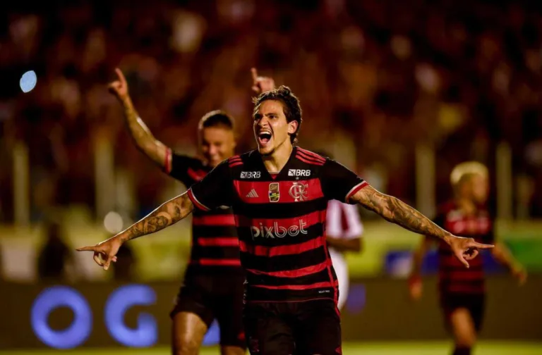 Flamengo vence o Bangu com hat-trick de Pedro no Cariocão