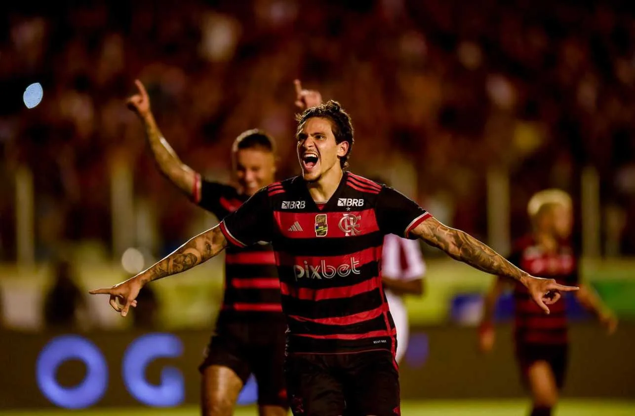 Flamengo vence o Bangu com hat-trick de Pedro no Cariocão