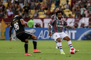 Vasco e Fluminense empatam em jogo marcado por confusões