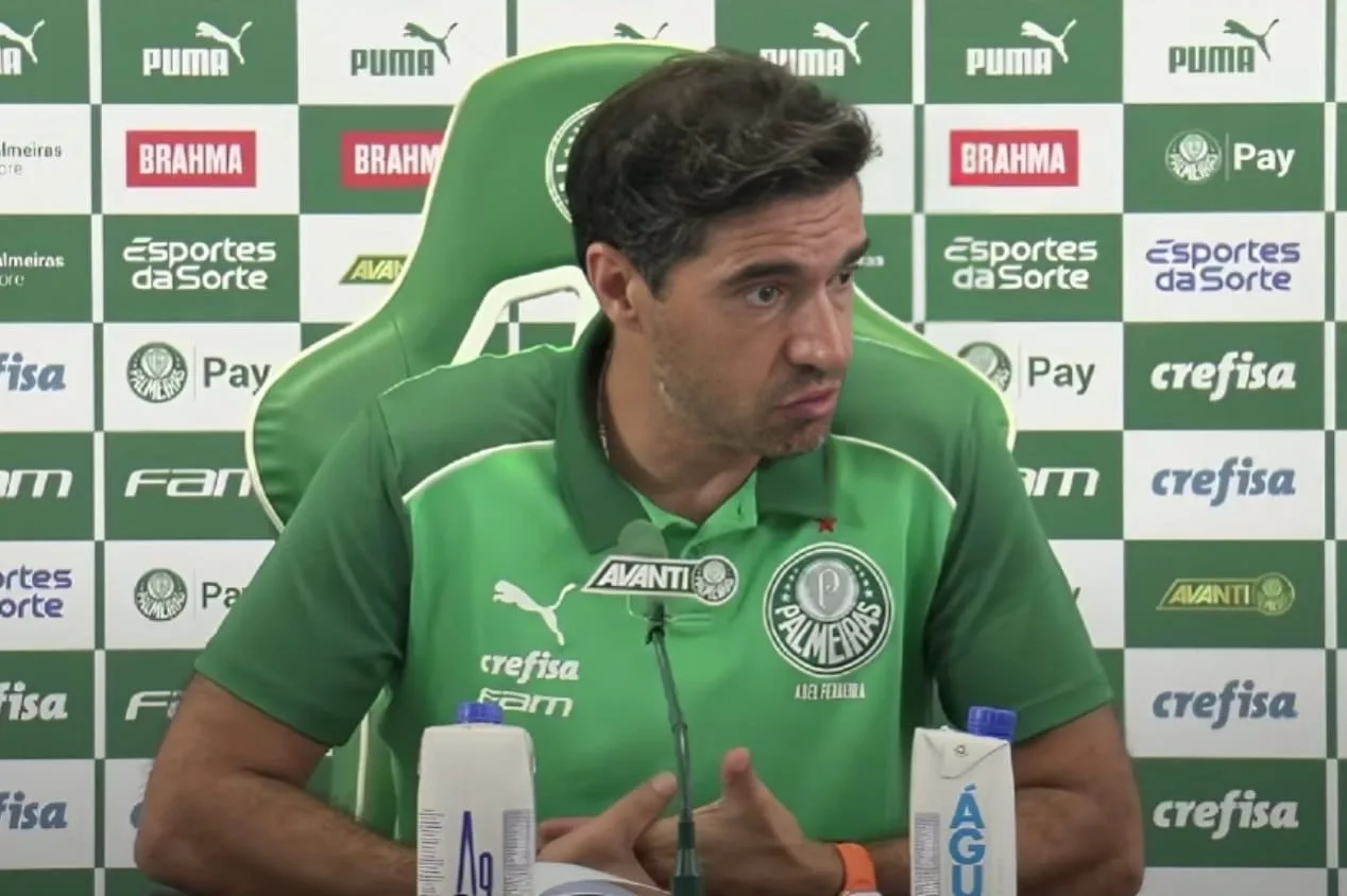 Abel diz que meia do Palmeiras sofreu lesão pelo gramado do Allianz Parque