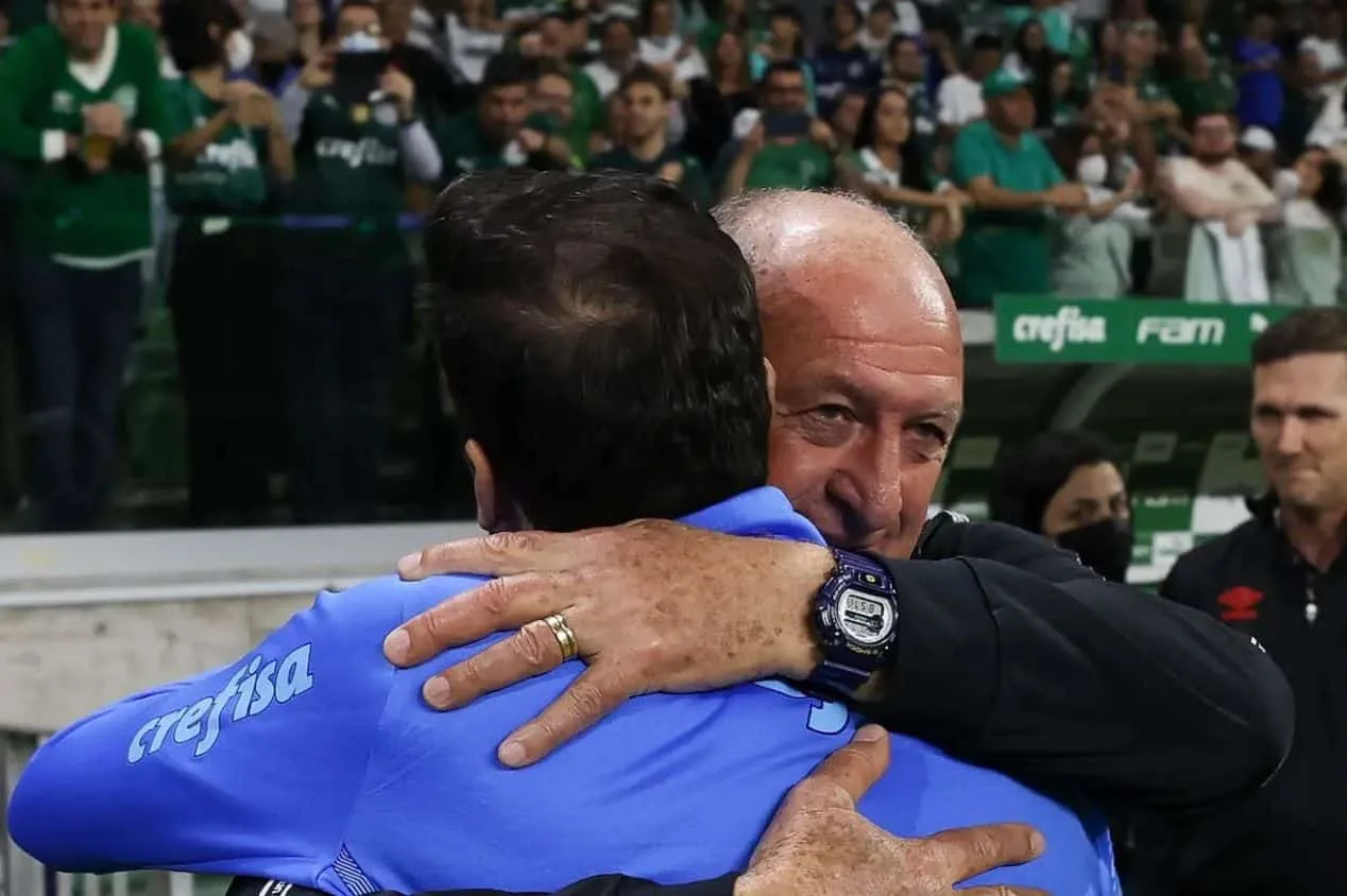 Piperno cita três treinadores maiores que qualquer jogador no Brasil