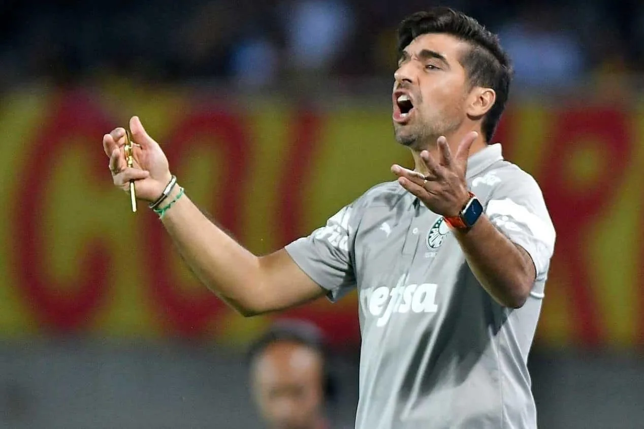 Mauro Cezar vê técnico “repetindo” Abel Ferreira: “Reclama de tudo”