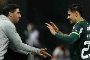 Raphael Veiga aponta diferencial de Abel Ferreira no Palmeiras: “Na vitória ou na derrota”