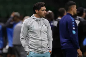 Abel Ferreira evita “abrir o jogo” sobre Carpini antes de Palmeiras x SPFC