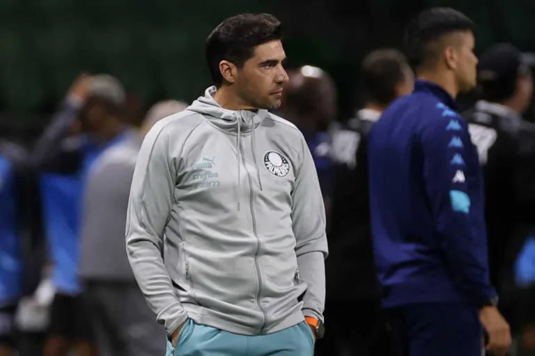 Abel Ferreira evita “abrir o jogo” sobre Carpini antes de Palmeiras x SPFC