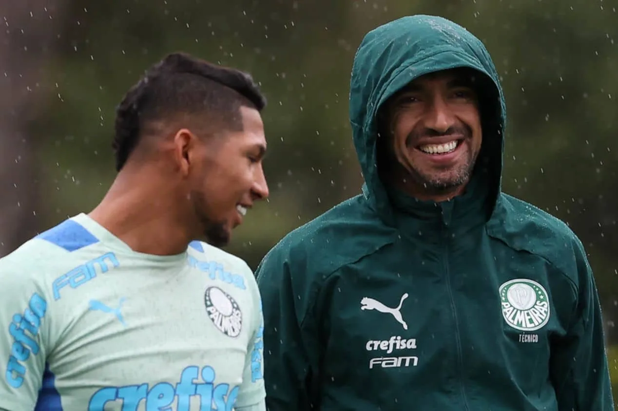 Neto aponta três jogadores “transformados” por Abel no Palmeiras: “Imagina o Lázaro”