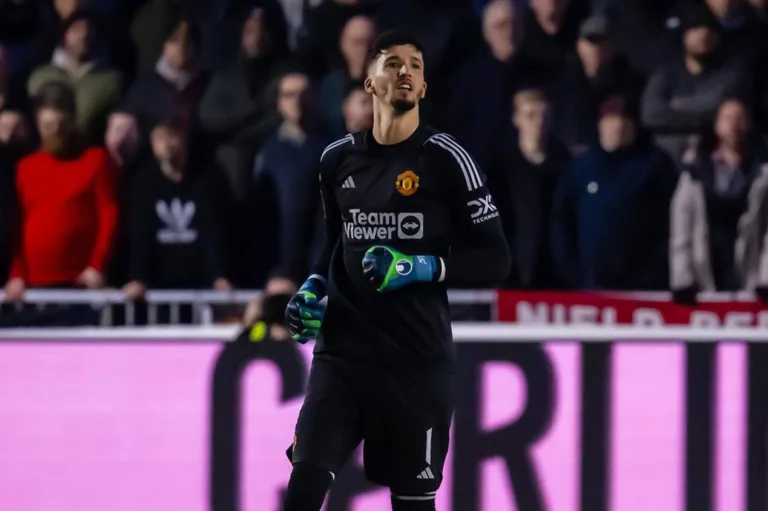 Goleiro recém-chegado no Manchester United pode migrar para o Galatasaray