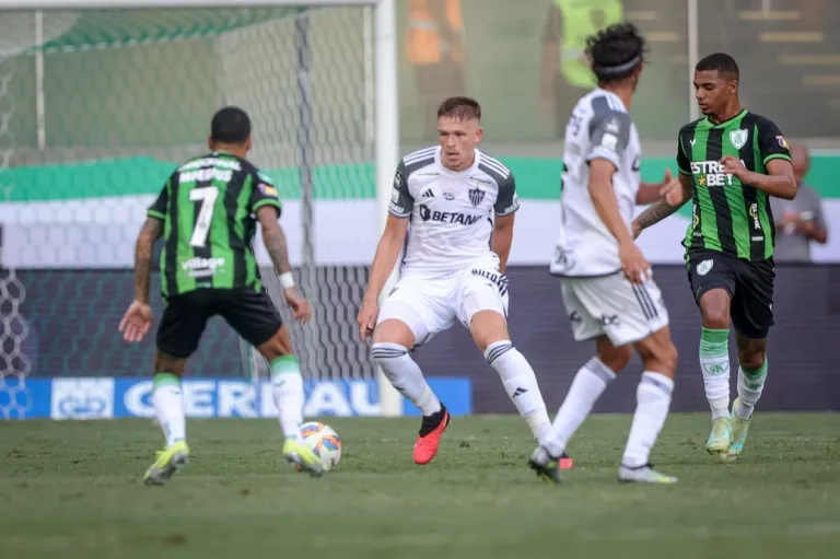Atlético-MG arranca empate nos acréscimos contra o América-MG