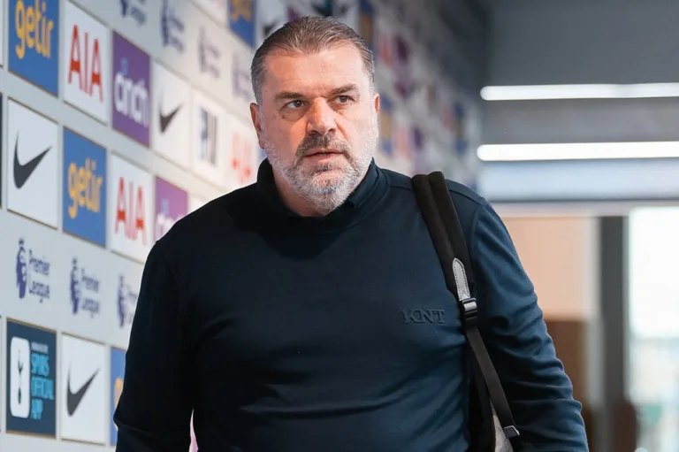 Treinador do Tottenham descarta rumores sobre proposta do Liverpool