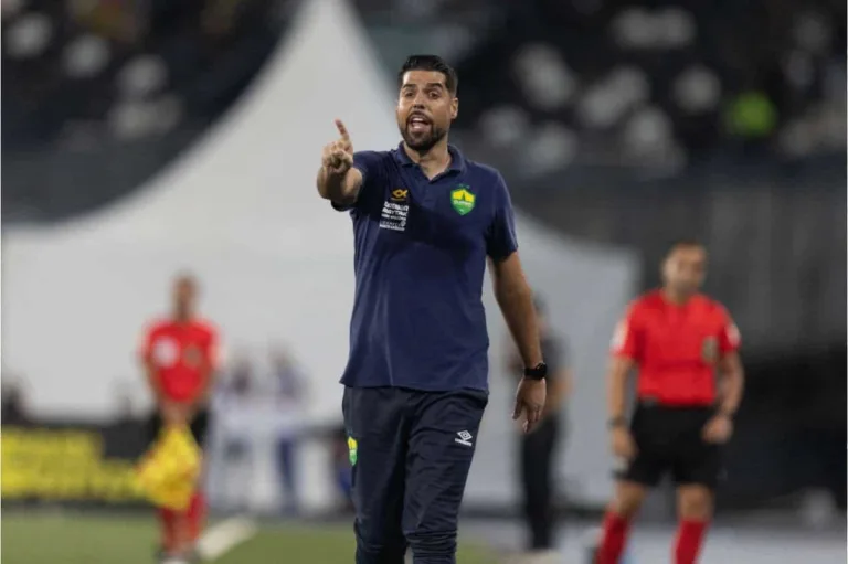 Corinthians: conheça a trajetória do técnico António Oliveira