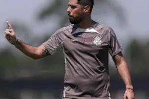 Corinthians resolve questões burocráticas e terá António Oliveira contra a Portuguesa