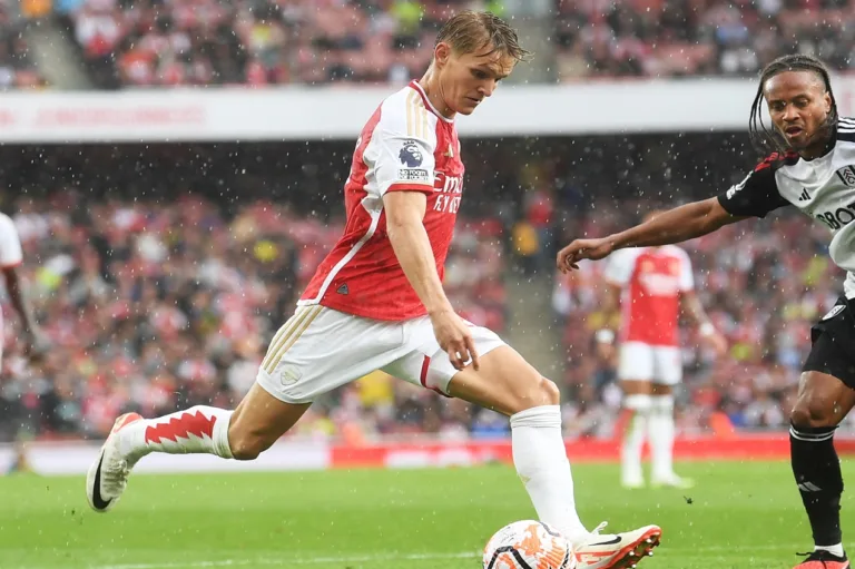 Odegaard, do Arsenal, atinge marca na Premier League que impressiona