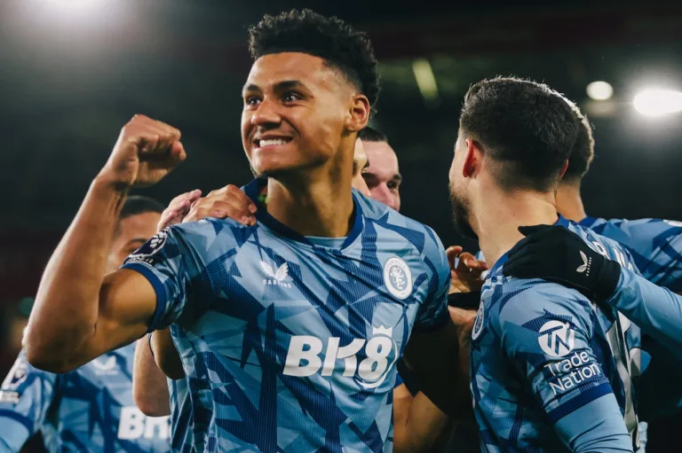 Aston Villa atropela Sheffield United na Premier League