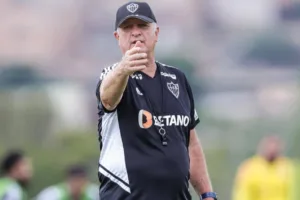 Veja a provável escalação do Atlético hoje contra o Cruzeiro