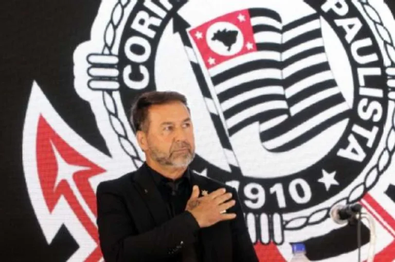 Corinthians avalia Zubeldia, mas Augusto Melo prefere Cuca como treinador